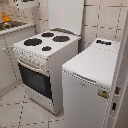 Lousi House Apartment